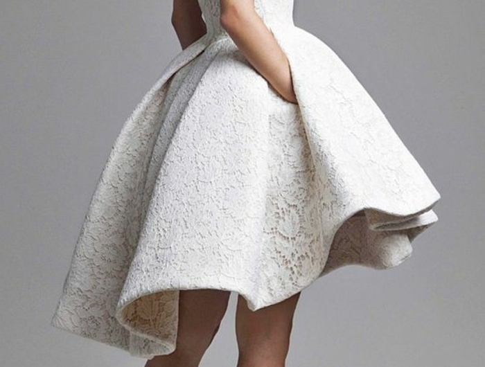 Los vestidos de novia cortos más elegantes