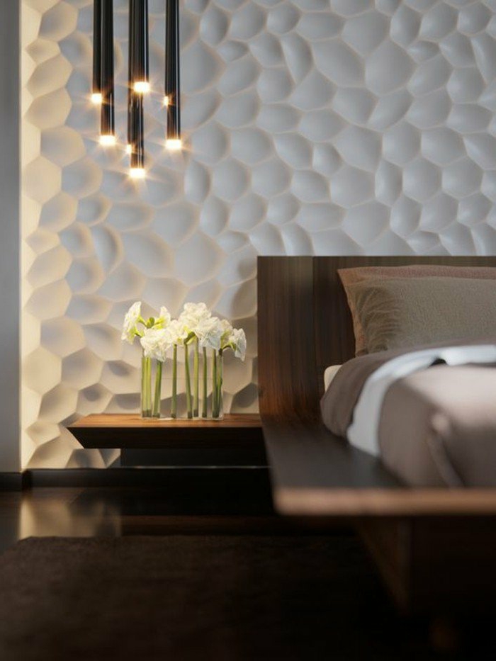 decoracion-de-dormitorios-cama-de-madera-pared-futurística-flores-tonos-marrones-y-grises