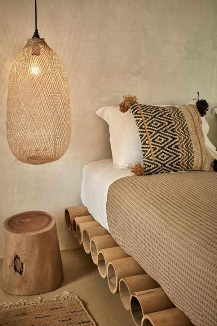 dormitorios-matrimonio-estilo-tribal-muebles-de-madera-lámpara-de-cáñamo