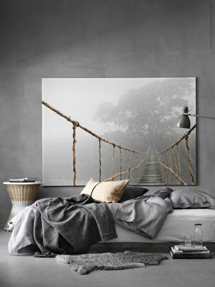 fachadas-modernas-dormitorio-minimalista-tonos-grises-cuadro-realistico-lámpara-de-metal