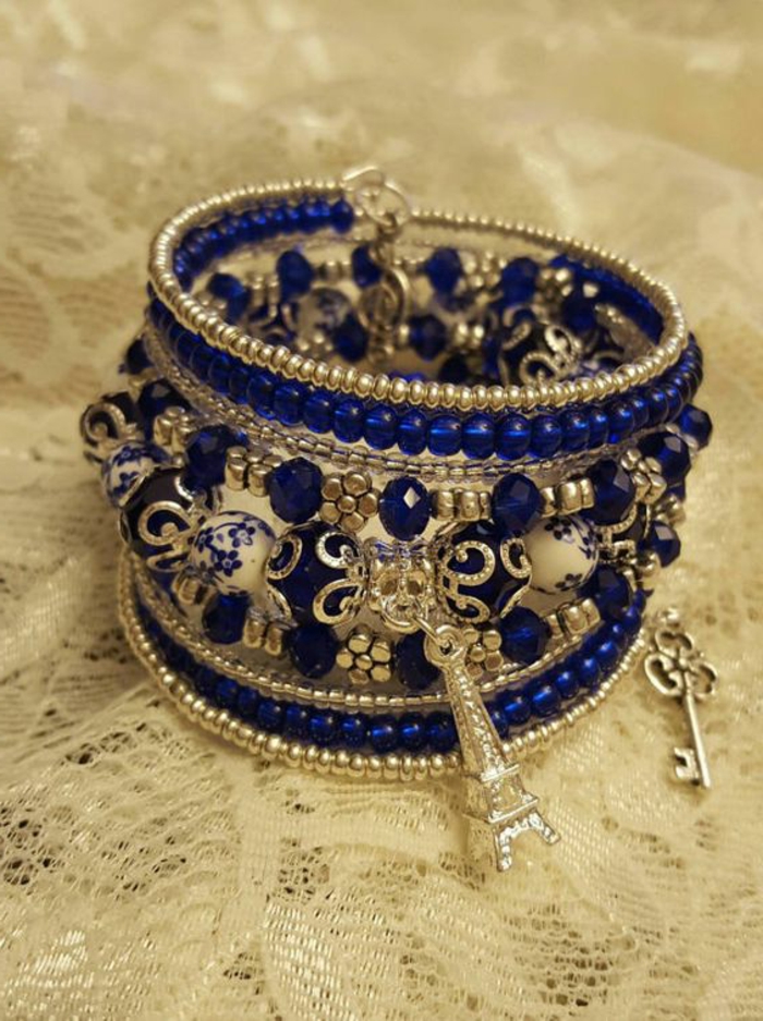 pulseras-de-moda-en-azul-y-plata-piedras-artificiales-adornos