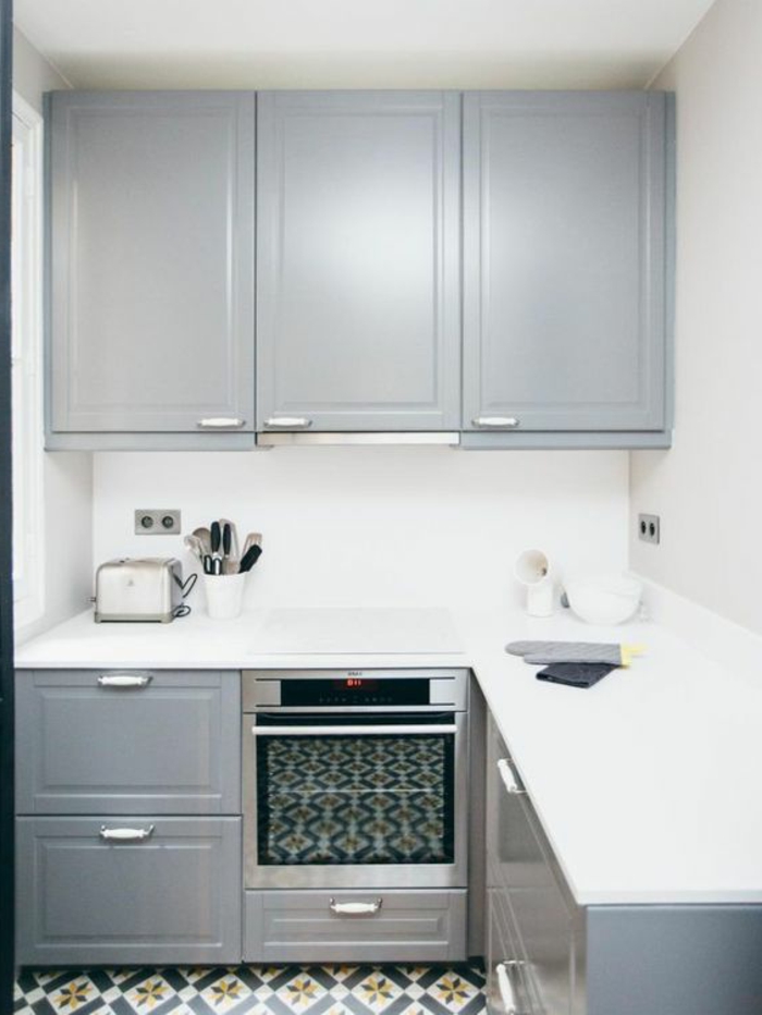 cocina-rústica-pequeña-horno-integrado-azulejos-interesantes-paredes-blancos