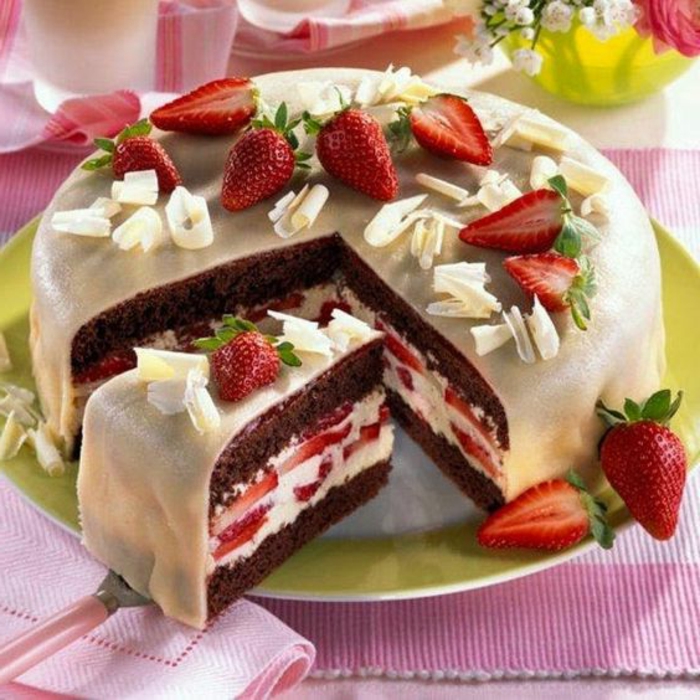 tartas-de-cumpleaños-chocolate-frambuesas-crema-vanilla-chocolate-blanco