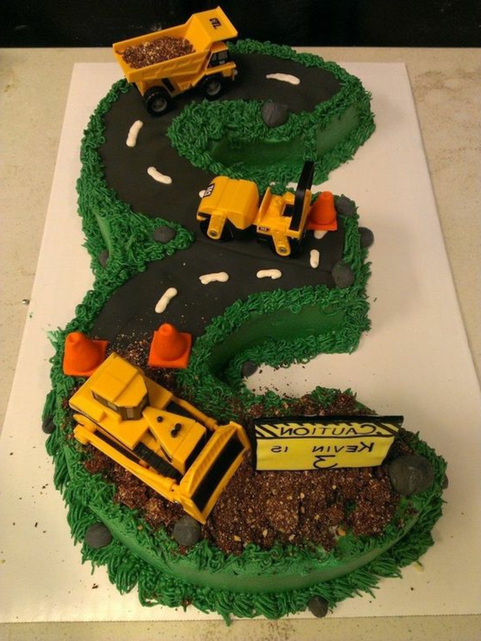 tartas-de-cumpleaños-de-niño-tarta-en-forma-de-cifra-con-tractor