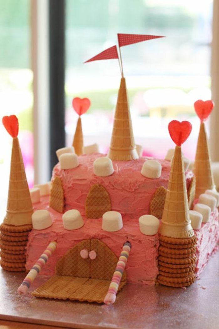 tartas-de-cumpleaños-de-niños-tarta-de-biscotas-marshmellow-forma-de-castillo