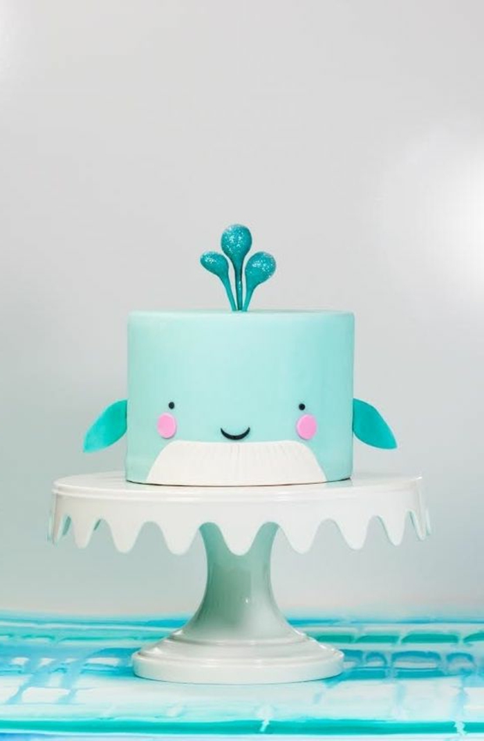 tartas-de-cumpleaños-para-niños-ballena-tarta-azul-muy-interesante-delicioso