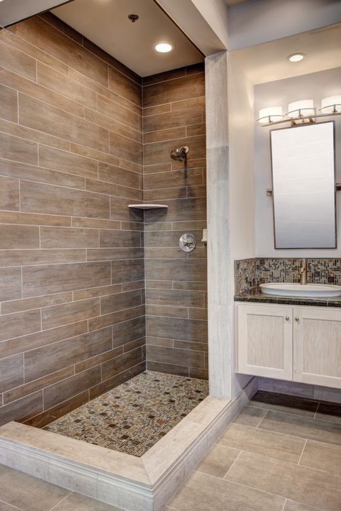 cuartos de baño pequeños, ducha, tonos claros, espejo pequeño, estilo modernista