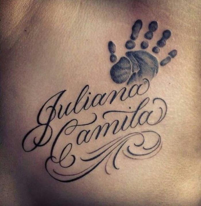 tatuajes de nombres, importante tatuaje de hijo, dos nombres, dibujo de la mano del hijo