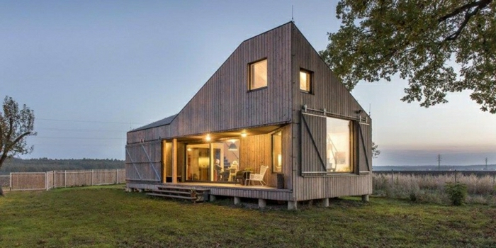 diseñar casas, villa rústica de madera en forma irregular, pasto