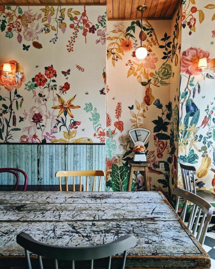 ideas decoracion, decoracion de pared con flores pintados multicolor