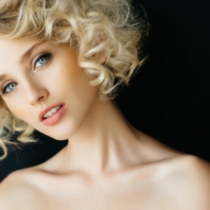 Pelo corto rizado – ideas de cortes y cuidados