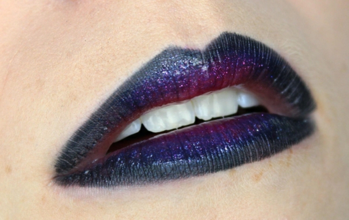 maquillaje sencillo, como conseguir labios de ¨bruja¨, marcados con lápiz negro. y pintalabios color lila
