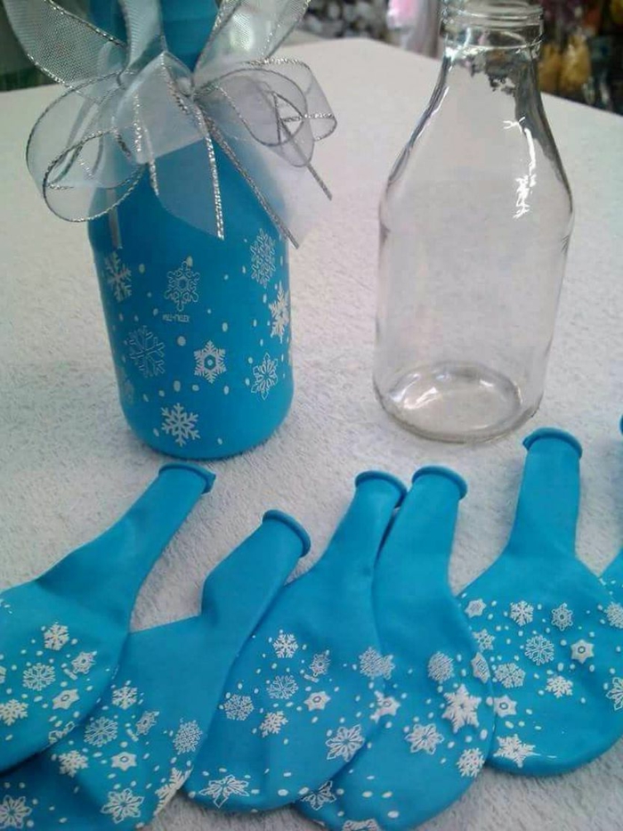 decoracion cumpleaños, decoración con botellas de vidrio y globos