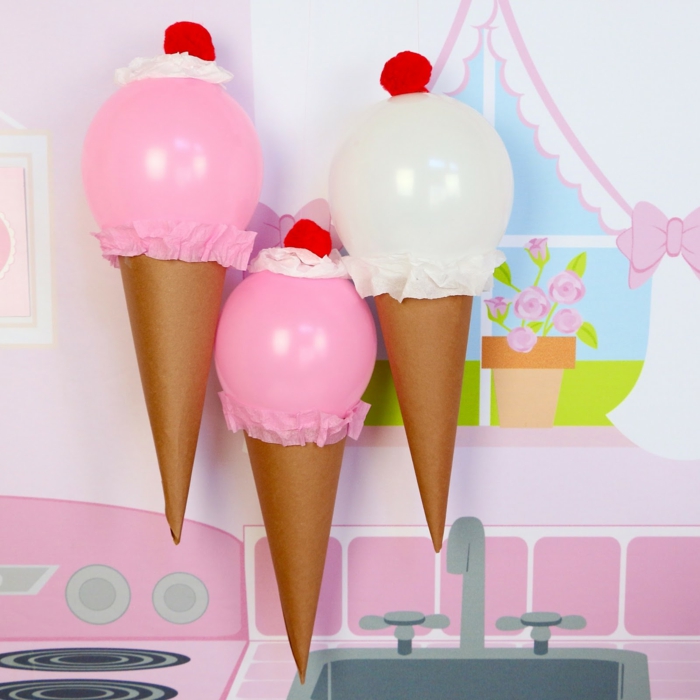 decoracion cumpleaños, helados hechos de globos de látex y carton