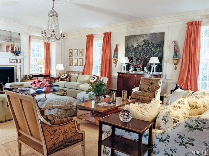 salon moderno, decorado con muchos detalles, cortinas color anaranjado, largas y sólidas de algodón