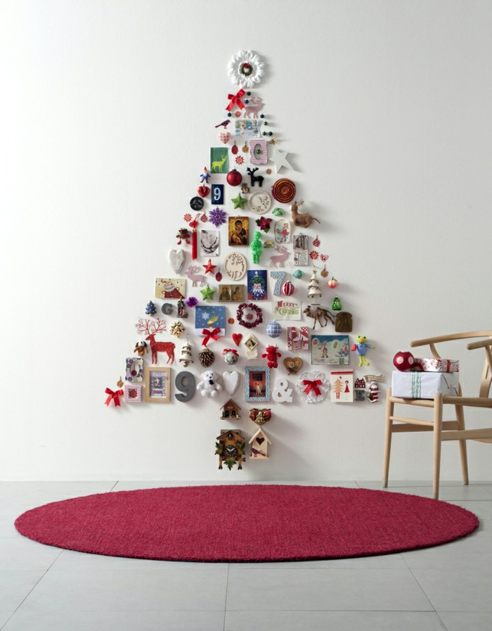 arbol de navidad manualidades, propuesta original de pequeños ornamentos colgados en la pared en la forma de árbol navideño