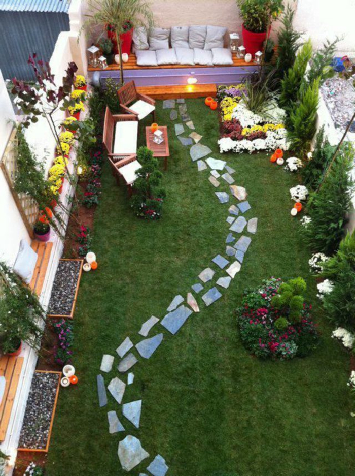 decoracion de jardines, idea compleja para un jardín largo y estrecho, rincón para relax, sendero original