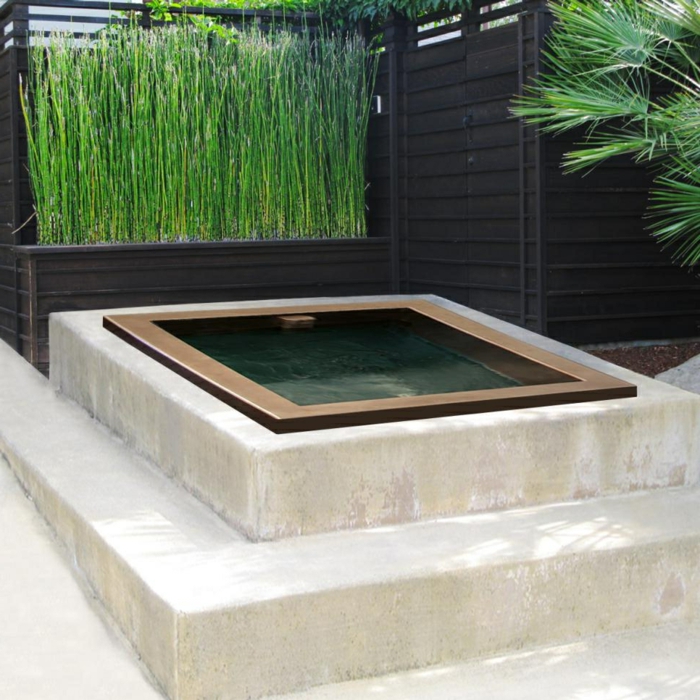 piscinas pequeñas, piscina de obra pequeña cuadrada, bambú y palmera, patio con valla
