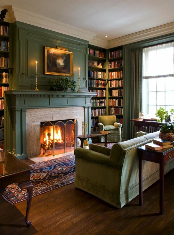 estufas de leña, bonito salón en estilo clásico, biblioteca alta, muebles y pared en verde, mesa alta de madera