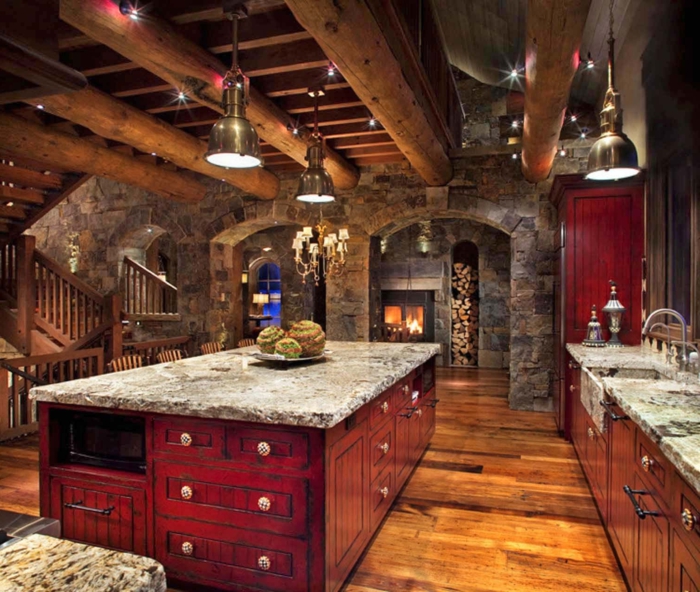 cocina americana, ejemplo de una cocina en estilo rústico, grande barra con muchos armarios, encimera de mármol en gris y suelo de parquet