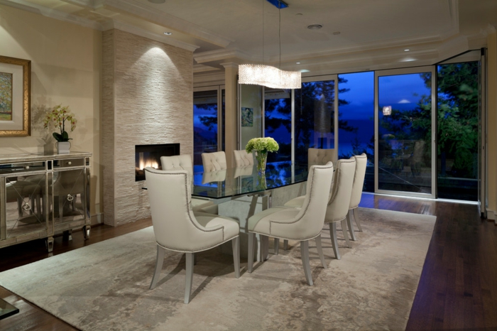 muebles de salon modernos, precioso comedor en blanco con iluminación original, sillas blancas tapizadas en piel, alfombra de peluche