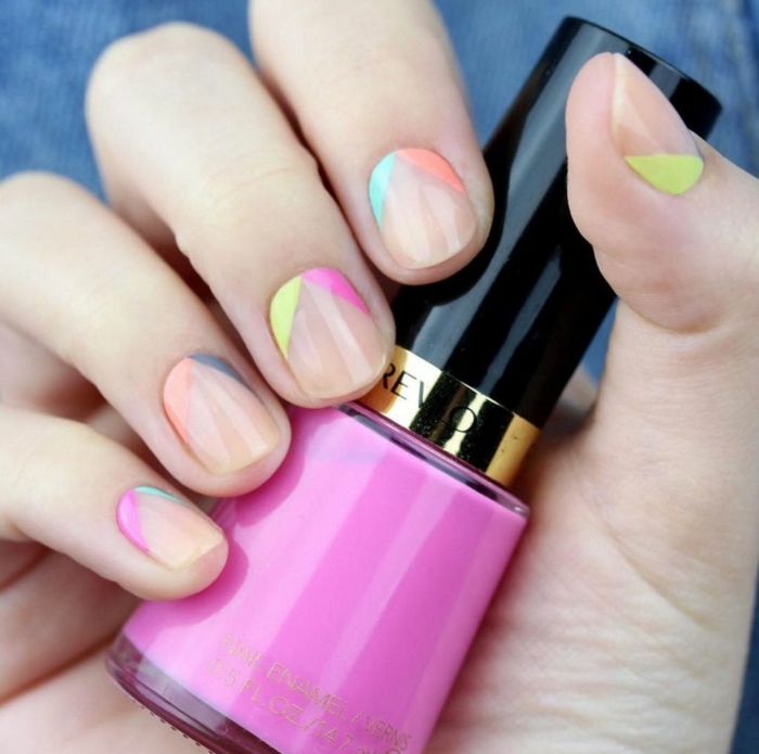 fotos de uñas pintadas, decoración minimalista, uñas cortas con esmalte transparente y partes pintadas en rosado y amarillo 