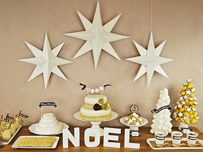 tipos de estrellas, decoración en blanco y amarillo para navidad, estrellas de tres dimensiones en blanco