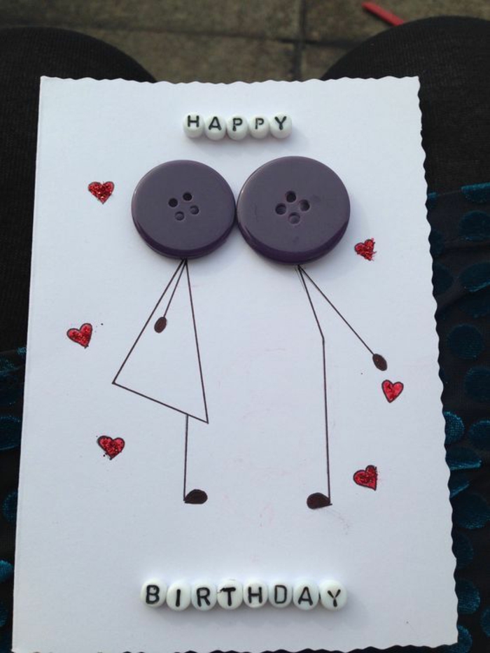 tarjetas de cumpleaños, tarjeta romántica para parejas, mujer y hombre estilizados con cabezas de botones besándose