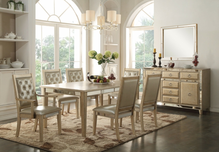 muebles de comedor, comedor luminoso en blanco con ventanas preciosas, mesa en beige decorada con flores