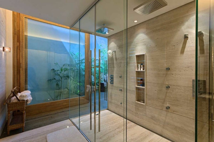 cuartos de baño con ducha, baño pequeño con ducha de obra d egranito, mampara de vidrio, ducha doble con efecto lluvia