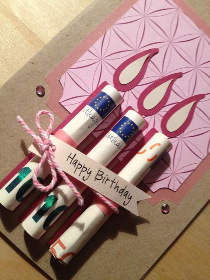 imagenes de feliz cumpleaños, tarjeta de cumpleaños con regalo dinero, candelas de pastel hechas de billetes enrollados