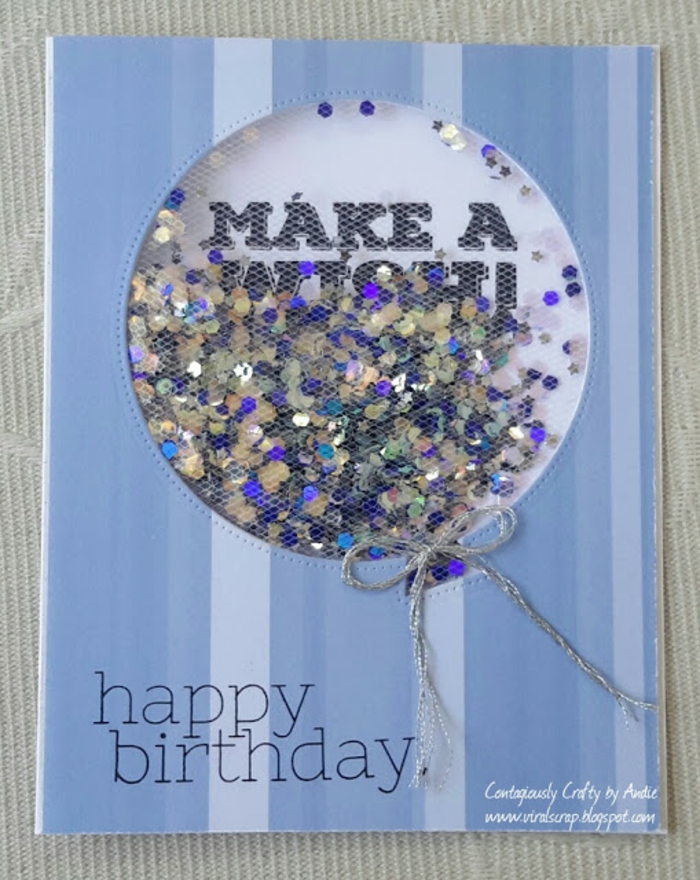 felicidades amiga, tarjeta de cumpleaños azul con círculo transparente lleno de lentejuelas color plateado