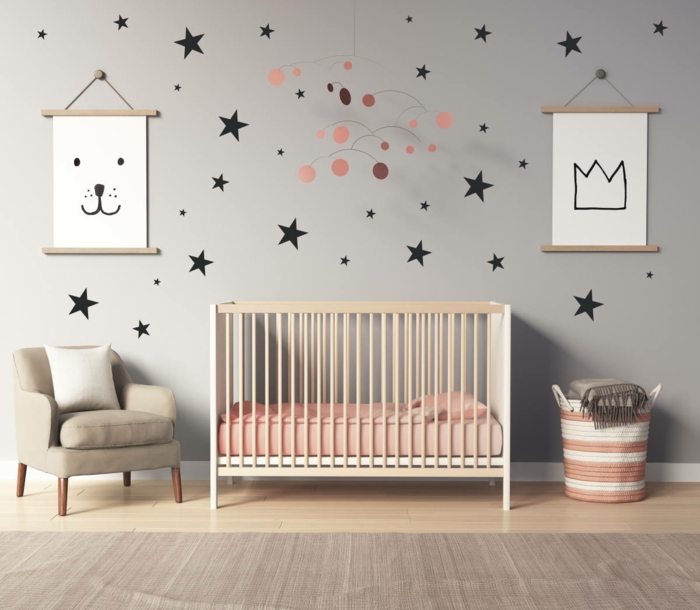 vinilos decorativos, habitación de bebé en gris y rosado, vinilos pequeños de pared en forma de estrellas de diferente tamaño