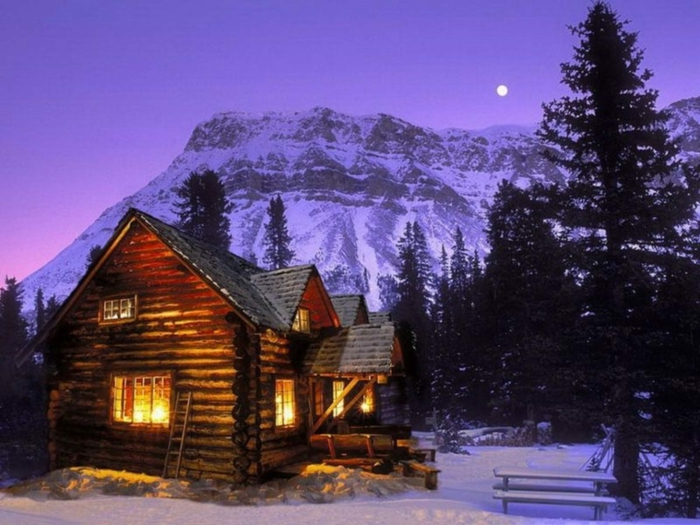 cabañas con encanto, cabaña rural acogedora hecha de leña, mucha iluminación, casa colocada en el bosque, vista montañosa