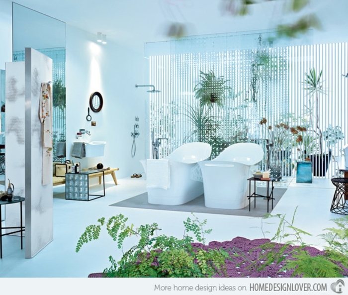 baños modernos, baño espacioso en estilo ecléctico, mucha decoración de plantas, dos bañeras modernas