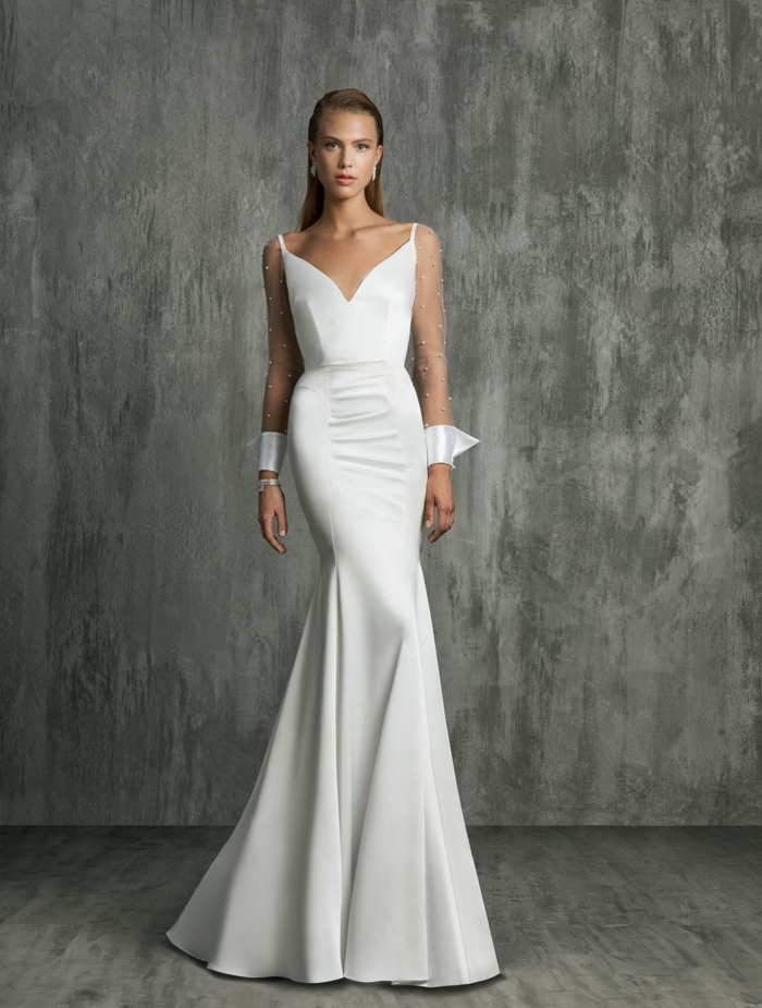vestidos de novia sencillos, vestido blanco elegante de corte sirena con escote en v y correas finas, mangas largas de tela transparente y ornamentos blancos