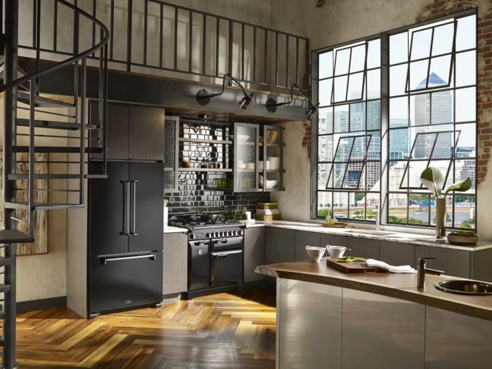 cocina industrial, con diseño de ventanas original, cocinas baratas decoradas en estilo industrial, armarios en gris y negro 