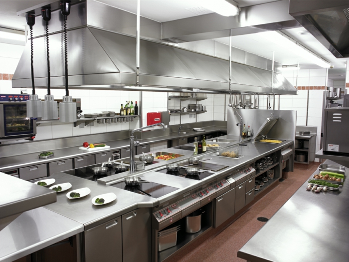 ideas para diseñar cocinas en estilo industrial, grande espacio con muebles funcionales laminados 