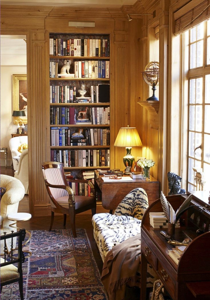 interiores acogedores, salón despacho, estanterías para libros, librería empotrada, pared con madera, alfombra persa, escritorio, decoración rústica