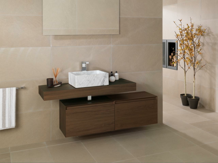 armario baño, baño pequeño decoración, mueble de lavabo de madera, lavabo pequeño de mármol, espejo, árboles decorativos