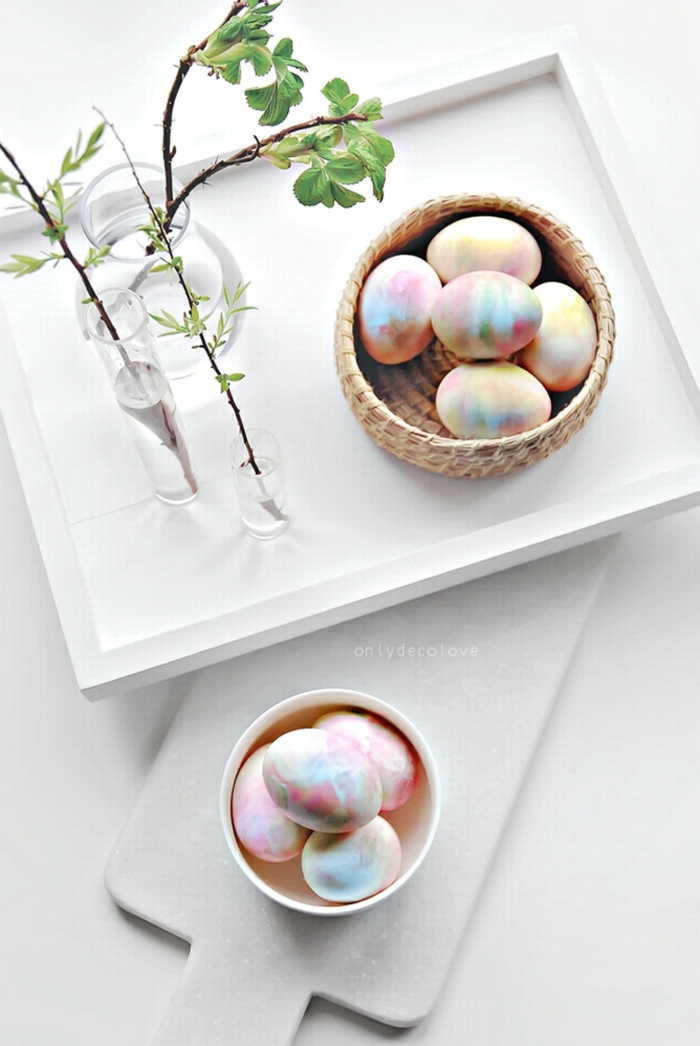 huevos pintados de una técnica original, manualidades huevos de pascua, ideas fáciles y atractivas 