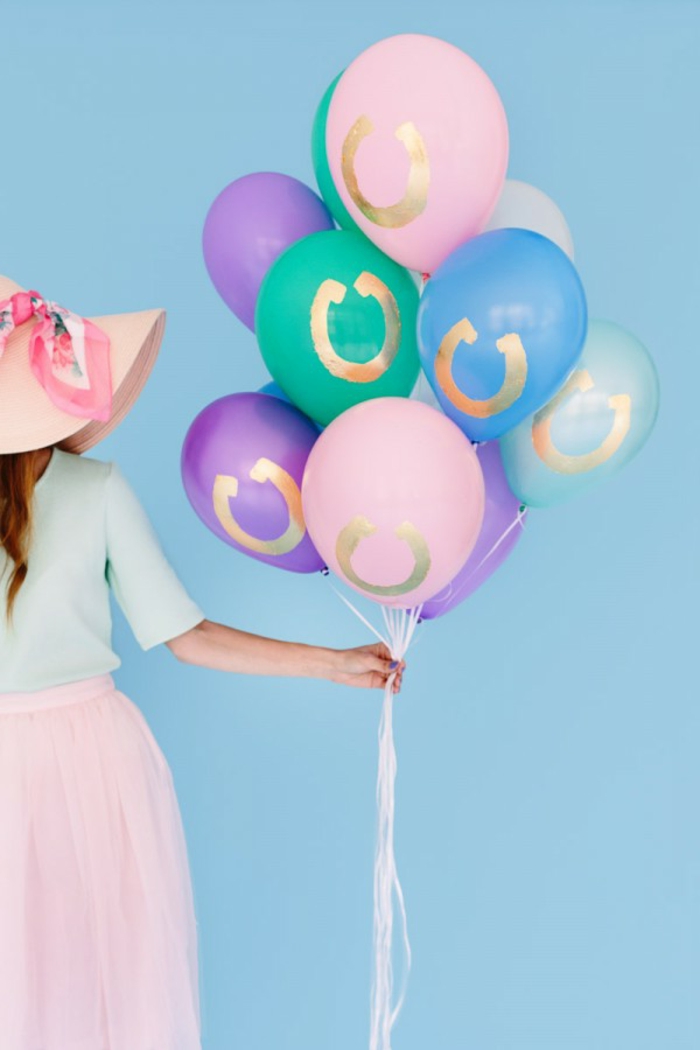 preciosa decoración de globos, ramo de globos en colores pastel, globos cumpleaños originales 