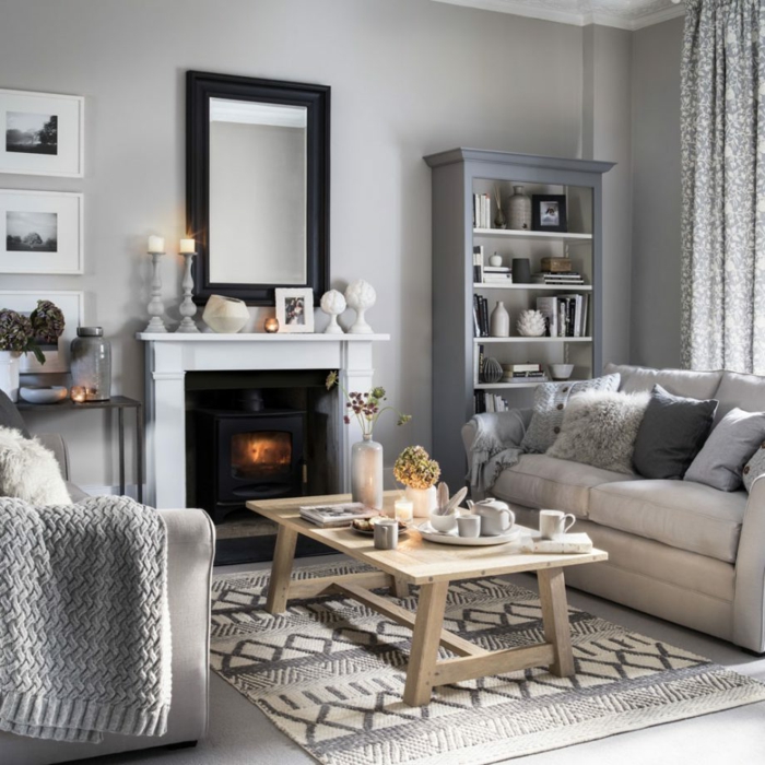 salones pequeños acogedores decorados en gris y blanco, paredes grises y muebles en blanco y beige 