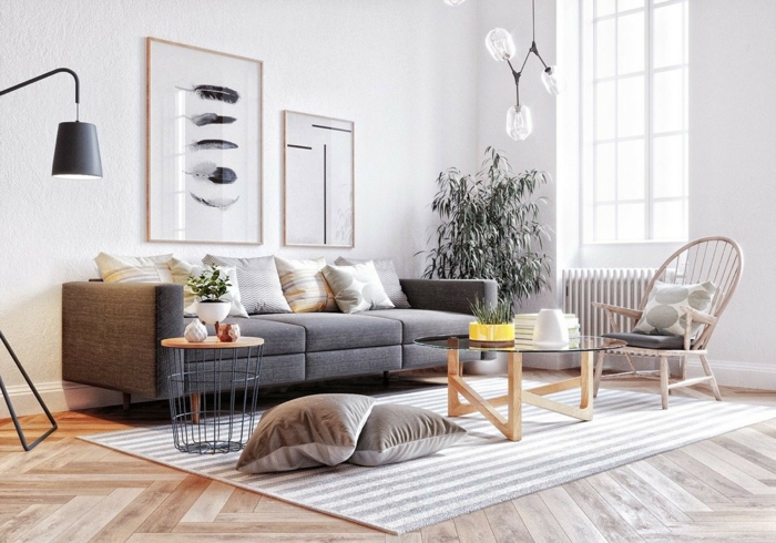ideas sobre como decorar un salon comedor moderno, decoración minimalista, sofá en gris oscuro y sillas de madera