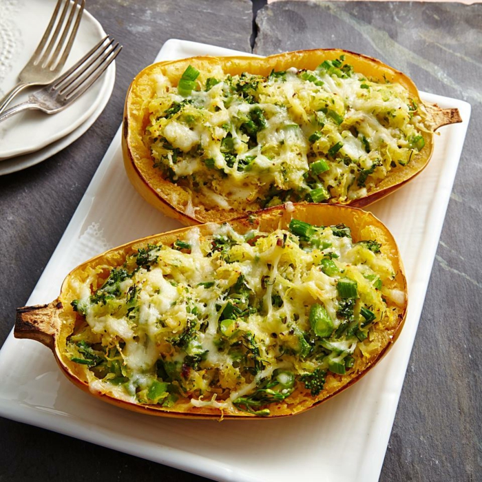 plato original y saludable, pequeñas calabazas de mantequilla rellenas con brócoli y queso paso a paso, ejemplos de recetas sanas