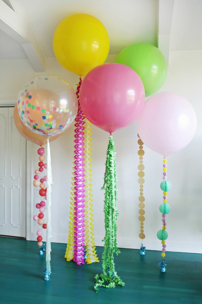 decoración encantadora para tus fiestas, grandes globos de helio con guirnaldas de papel coloridas 