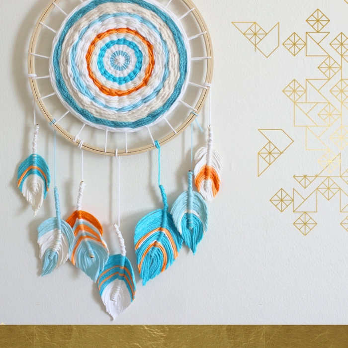 precioso atrapasueños ganchillo en colores claros, decoración de encanto para el hogar, plumas de hilo fáciles de hacer