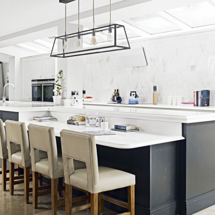 cocinas pequeñas decoradas en blanco, elegante diseño isla original, cocina comedor moderna 
