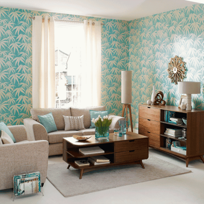 tendencias papel pintado 2018 motivos botánicos y papel pintado rayas, salón moderno decorado en beige y azul 