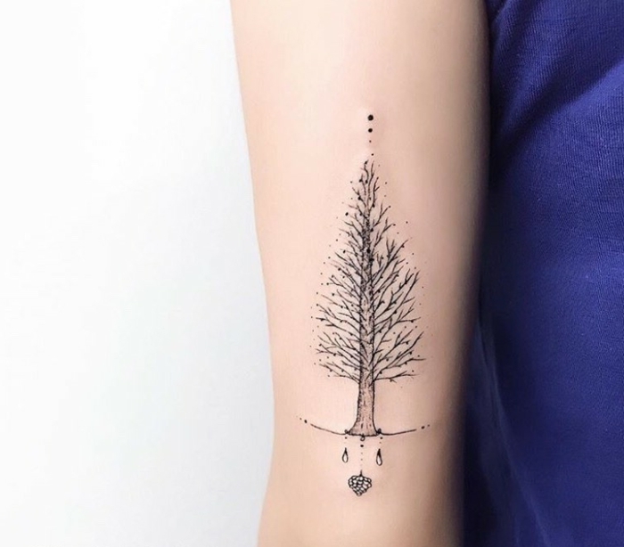 precioso árbol tatuado en el brazo, tattoos pequeños para hombres y mujeres, tatuajes con significado 